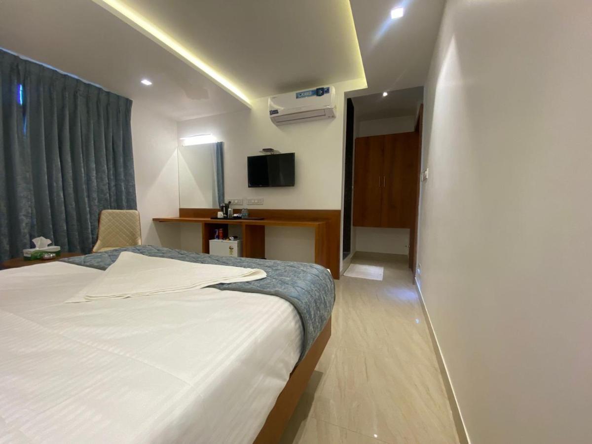 The Urban Hive Hotel Belgaum Buitenkant foto