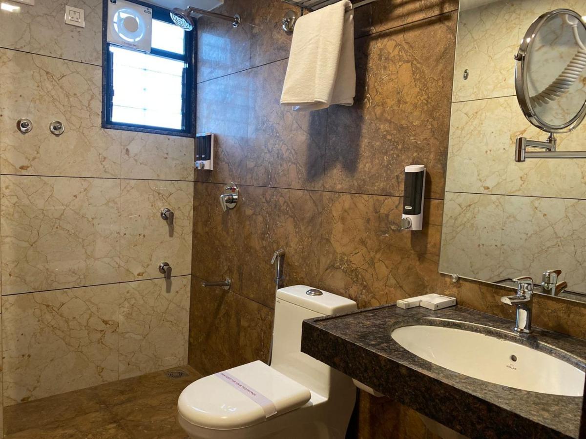 The Urban Hive Hotel Belgaum Buitenkant foto