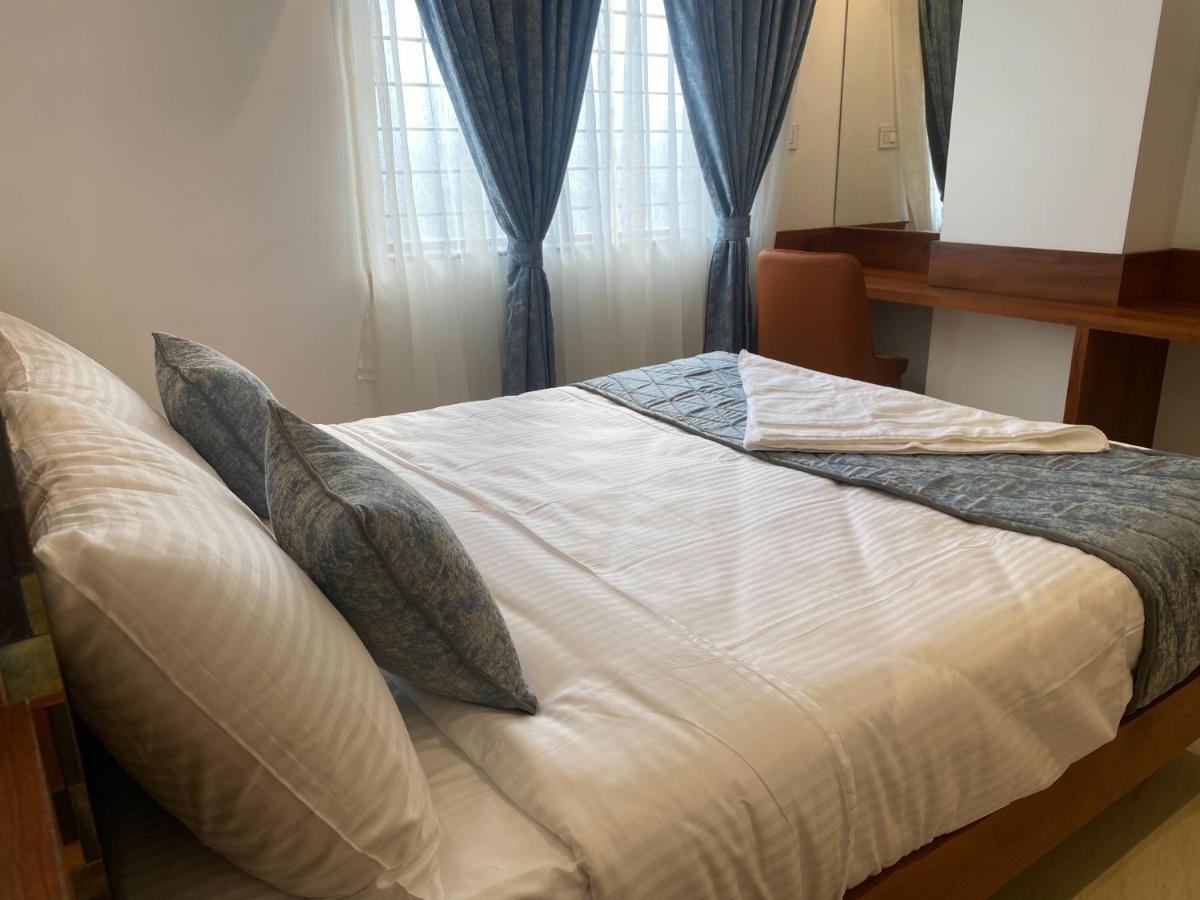 The Urban Hive Hotel Belgaum Buitenkant foto