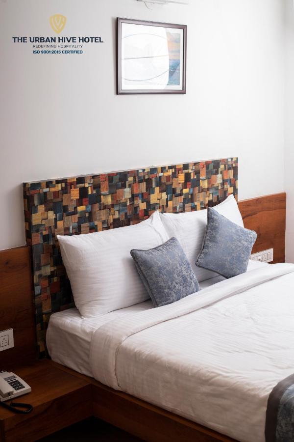The Urban Hive Hotel Belgaum Buitenkant foto
