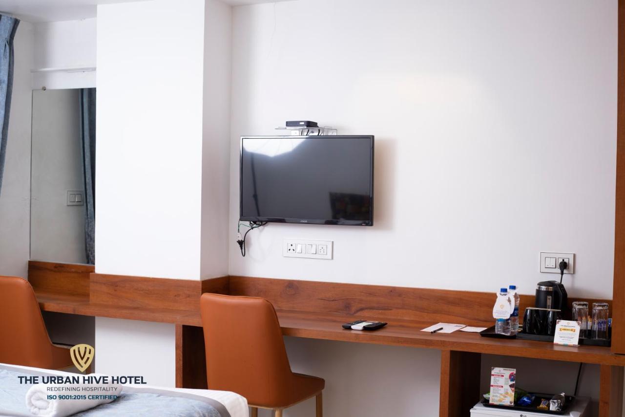 The Urban Hive Hotel Belgaum Buitenkant foto