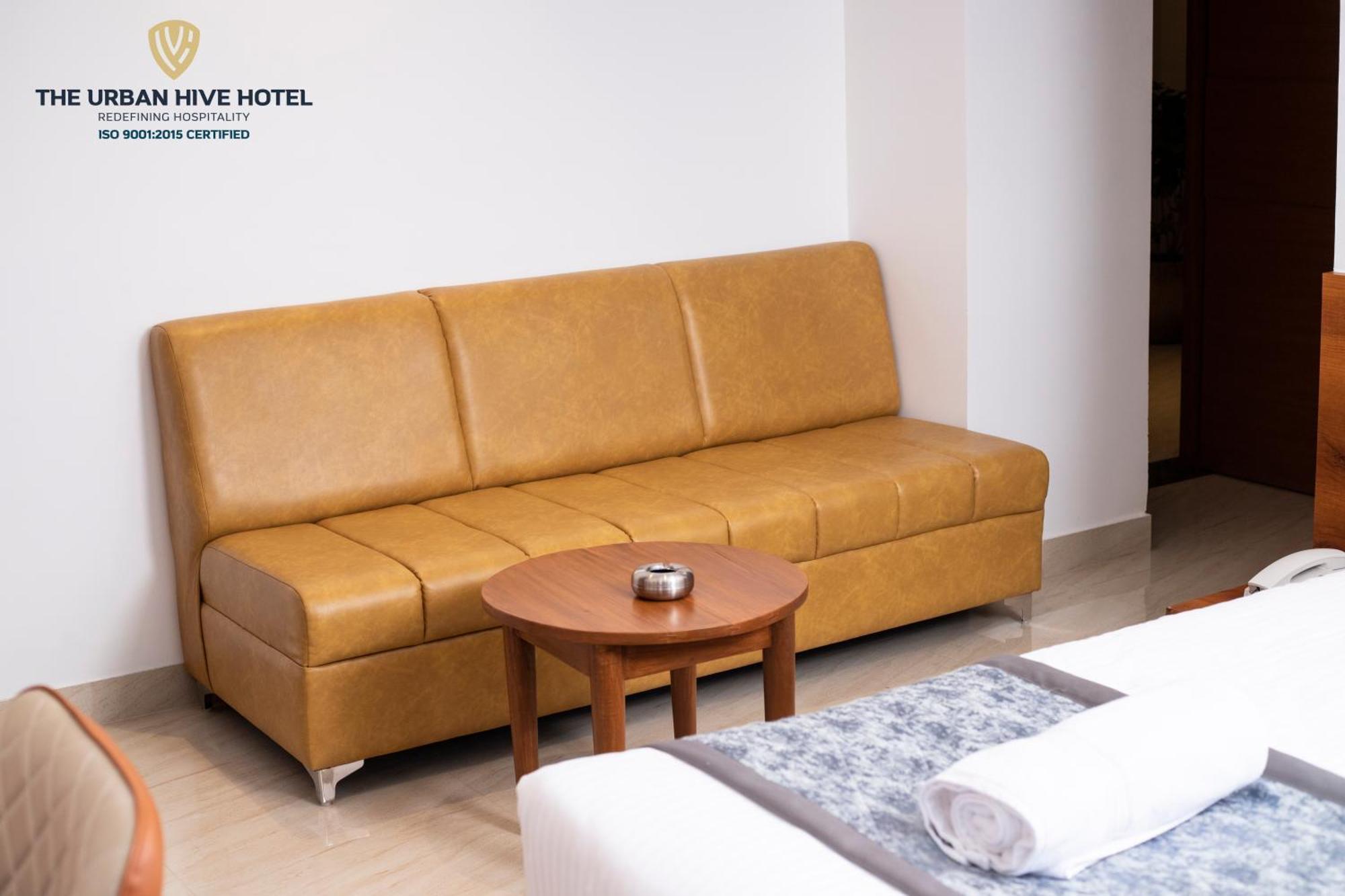The Urban Hive Hotel Belgaum Buitenkant foto