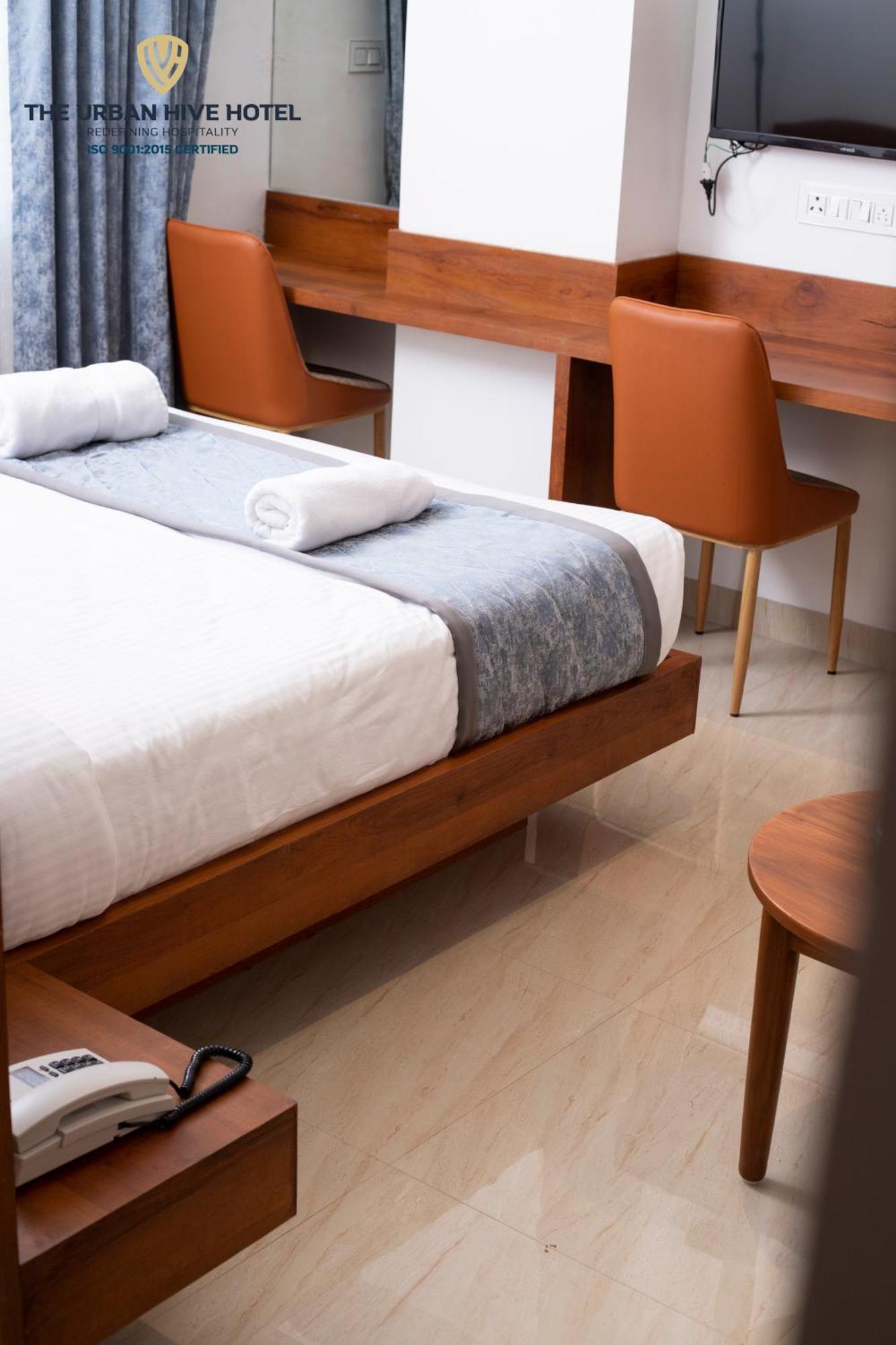 The Urban Hive Hotel Belgaum Buitenkant foto